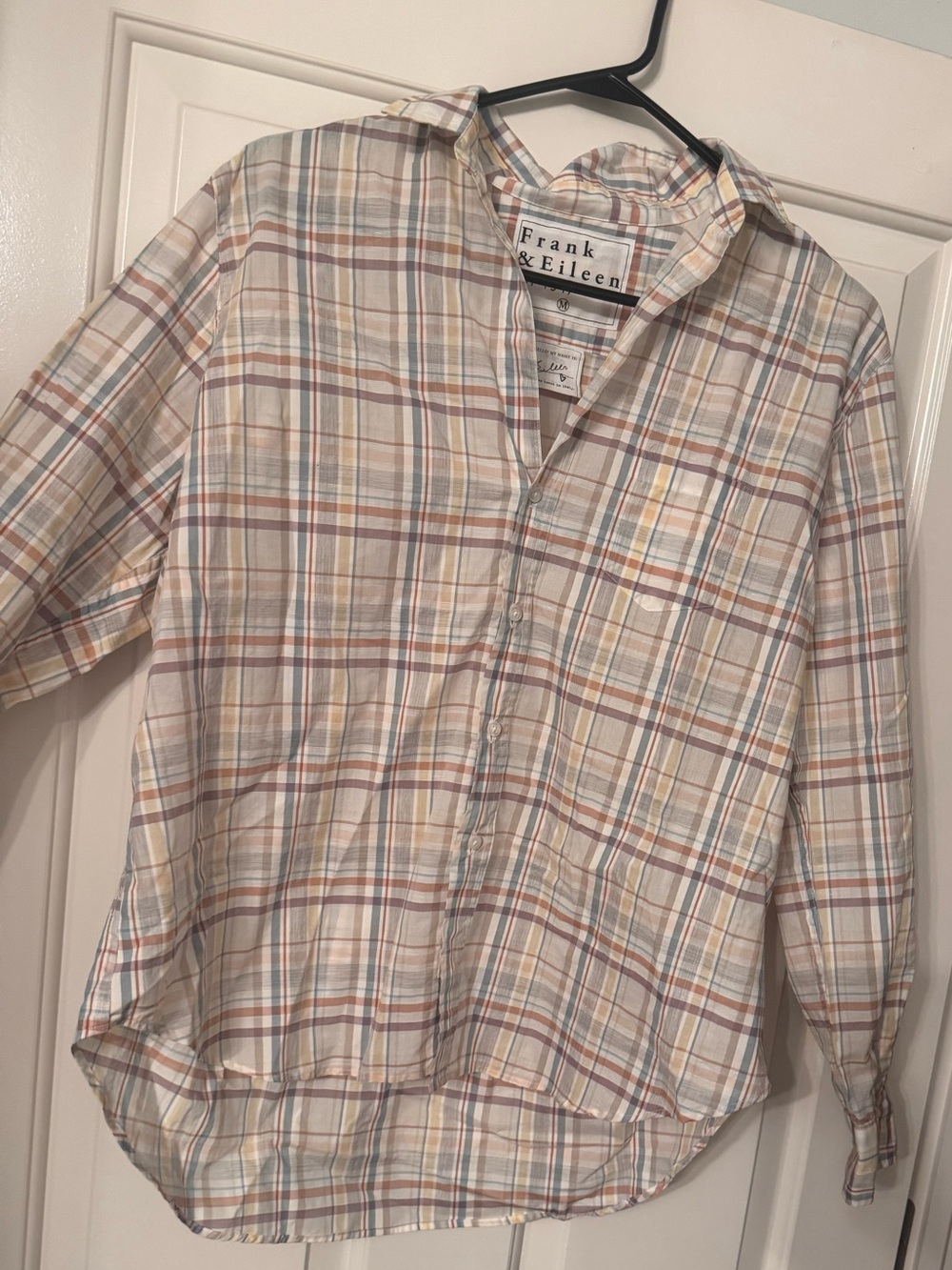 Frank & Eileen  Button-Up Shirt in Cream and Tan